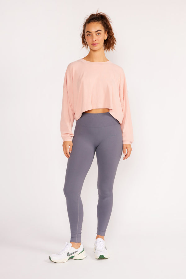 Cream Yoga - Alexa oversized sleeves drop-shoulder crop top powder pink
