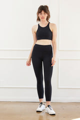 Jaylyn high-neck sports bra black