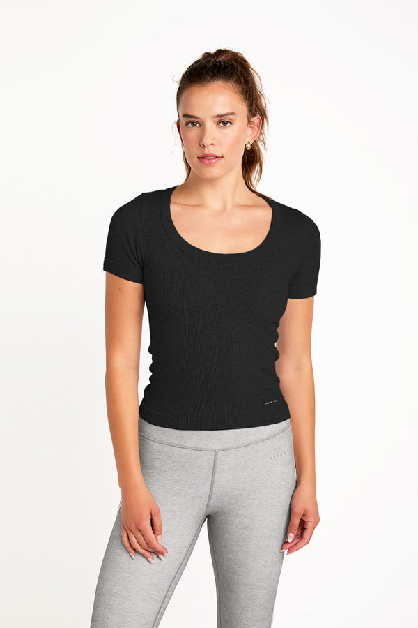 Cream Yoga - Jade ribbed ss top black