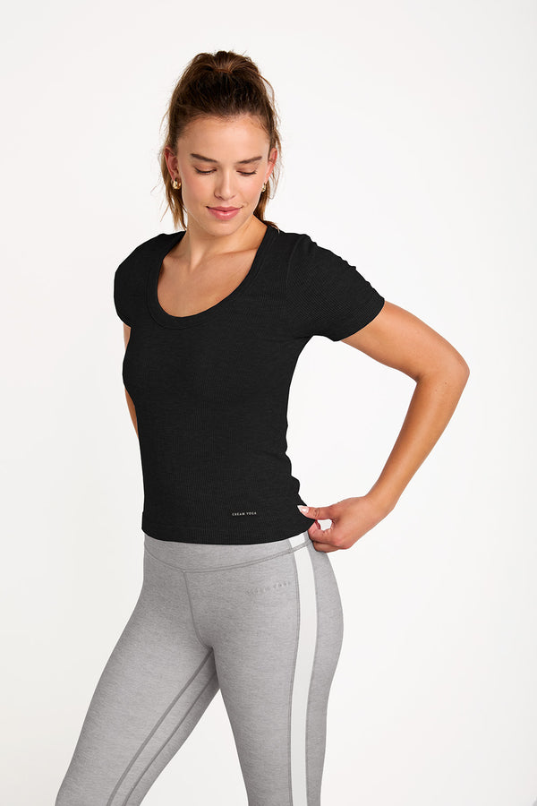 Jade short-sleeve top black