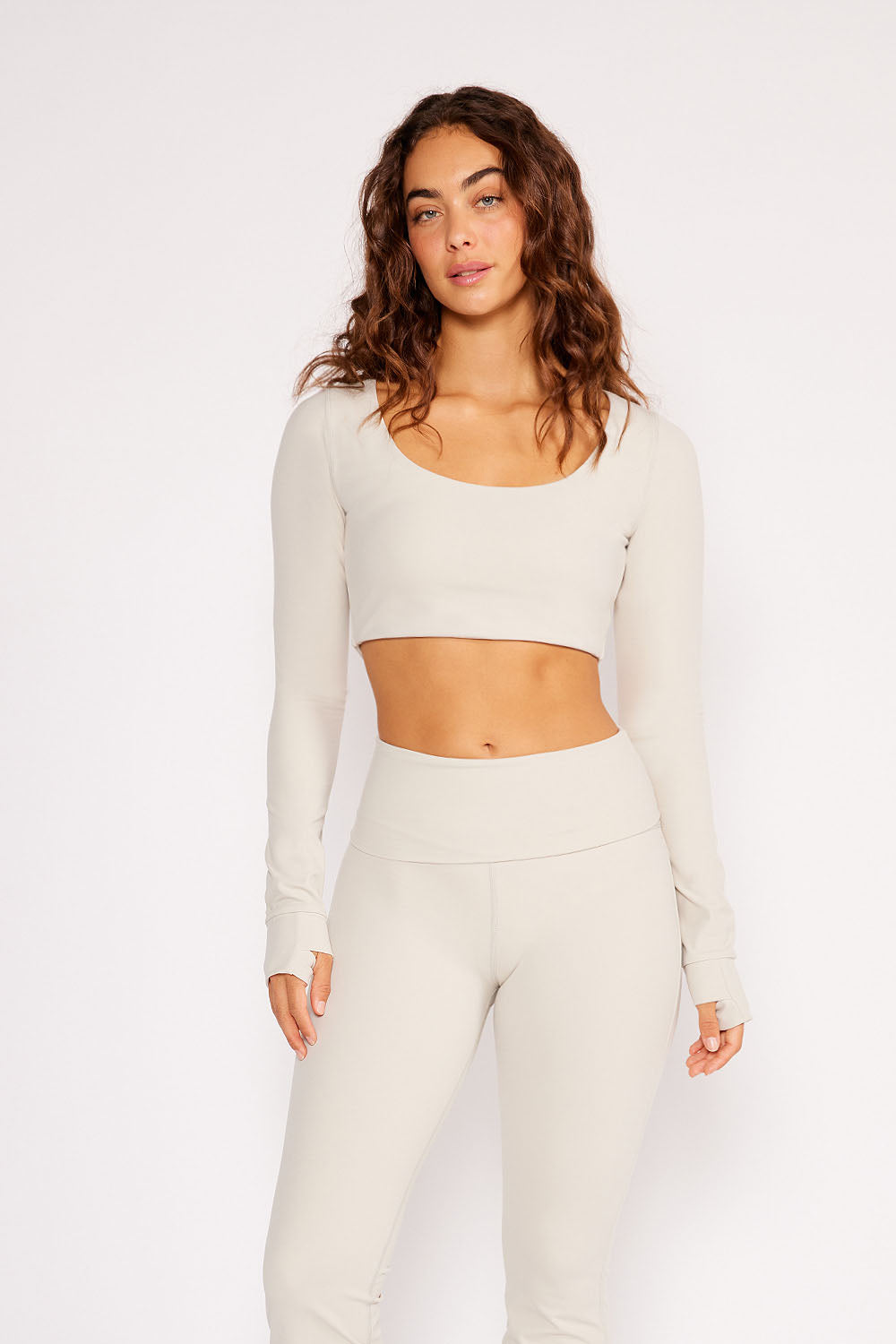 Cream Yoga - Madison ls crop top beige